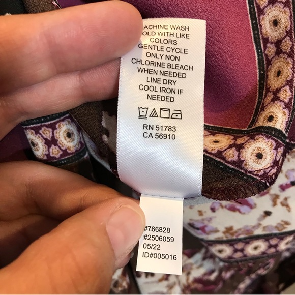 NEW Maurices Atwood Pink Floral Patchwork Style Fall Blouse Button Front Medium - Picture 8 of 13